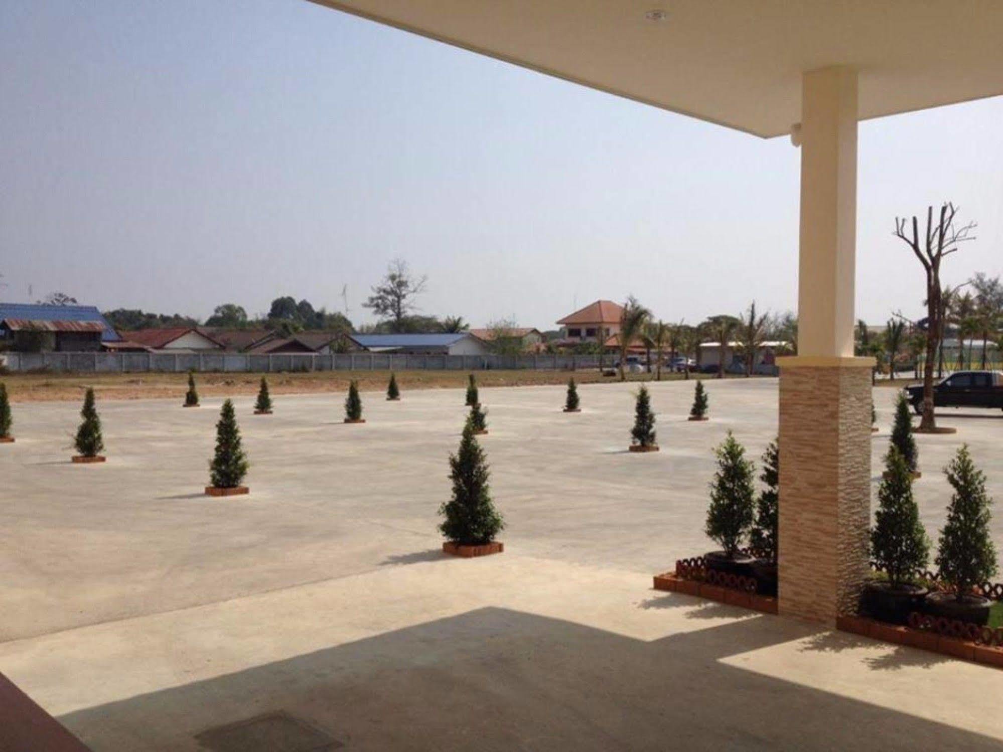Lita Place Roi Et Esterno foto